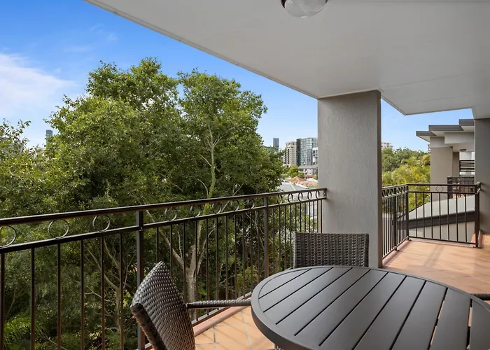 Comfy 2-Bedroom Family Apartment With Free Parking